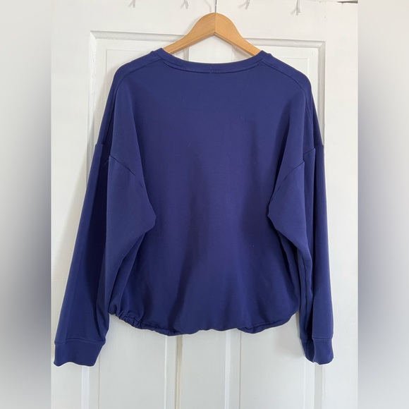 Fabletics M Navy Cropped Crewneck Pullover Athleisure Minimalist Scuba Top *Flaw - Picture 2 of 6